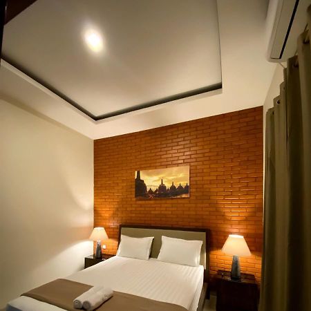 Omah Watu Homestay ジョグジャカルタ エクステリア 写真