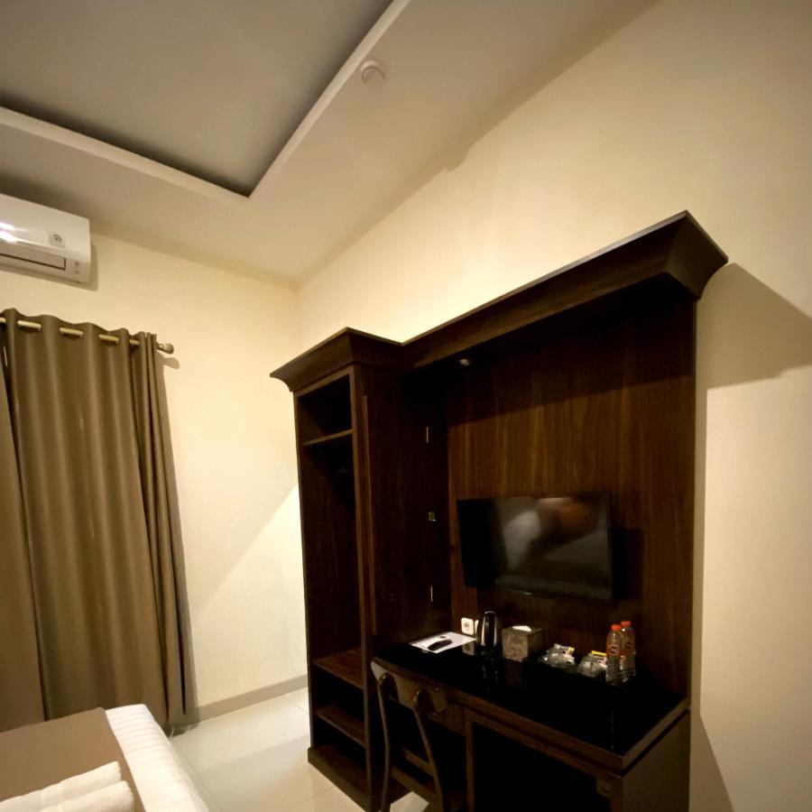 Omah Watu Homestay ジョグジャカルタ エクステリア 写真